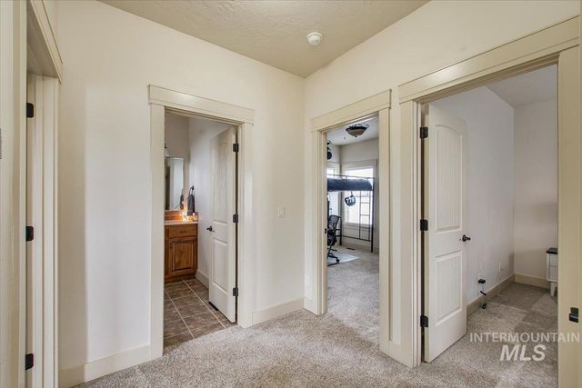 1064 W Stanhope St, Meridian, ID 83646