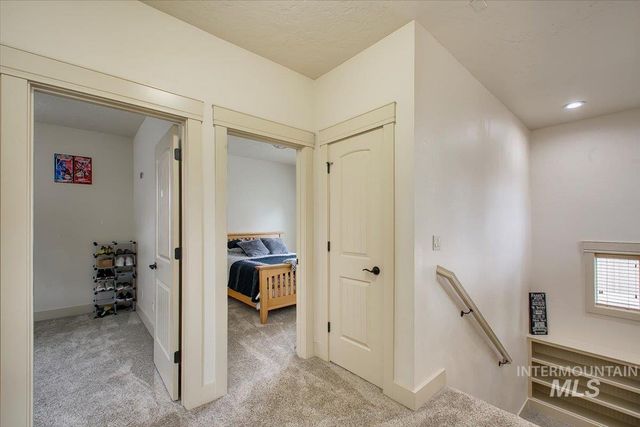 1064 W Stanhope St, Meridian, ID 83646