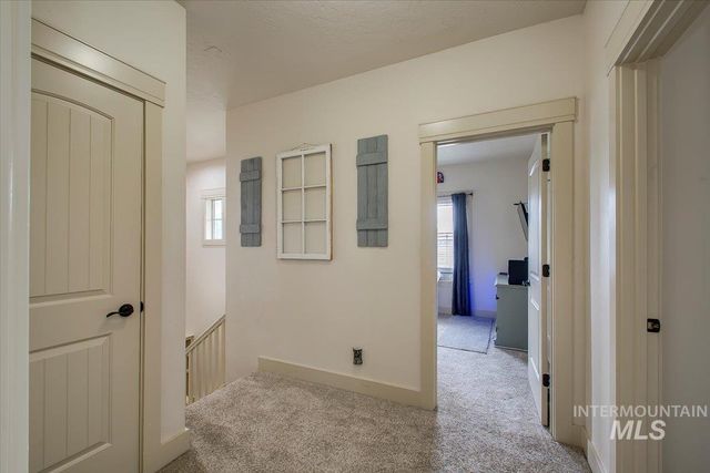 1064 W Stanhope St, Meridian, ID 83646