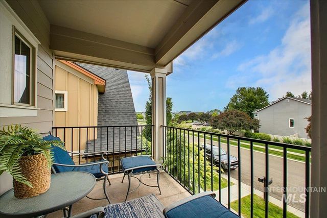 1064 W Stanhope St, Meridian, ID 83646