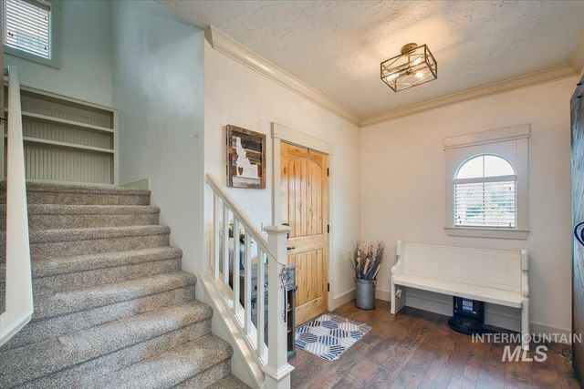 1064 W Stanhope St, Meridian, ID 83646