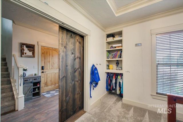 1064 W Stanhope St, Meridian, ID 83646