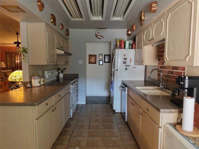 2763 Beechmont Drive, Dallas, TX 75228