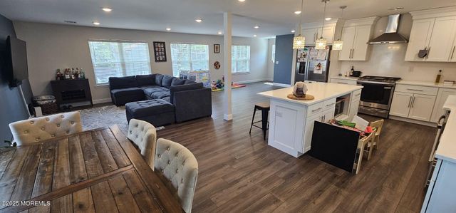 217 Seeley Avenue, Keansburg, NJ 07734