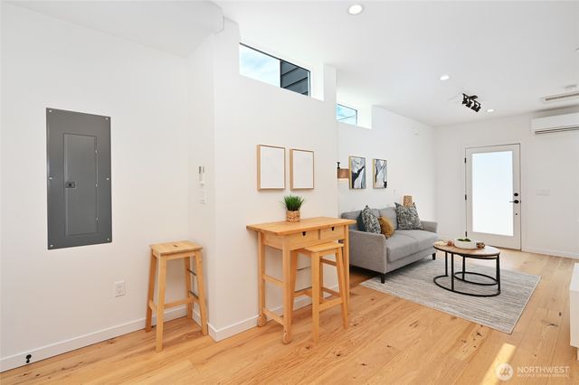 6300 26th Avenue NW, Seattle, WA 98107