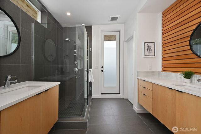 6300 26th Avenue NW, Seattle, WA 98107