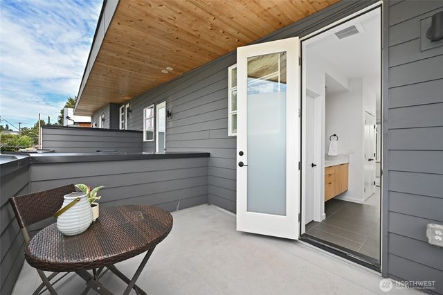 6300 26th Avenue NW, Seattle, WA 98107