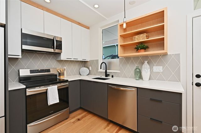 6300 26th Avenue NW, Seattle, WA 98107