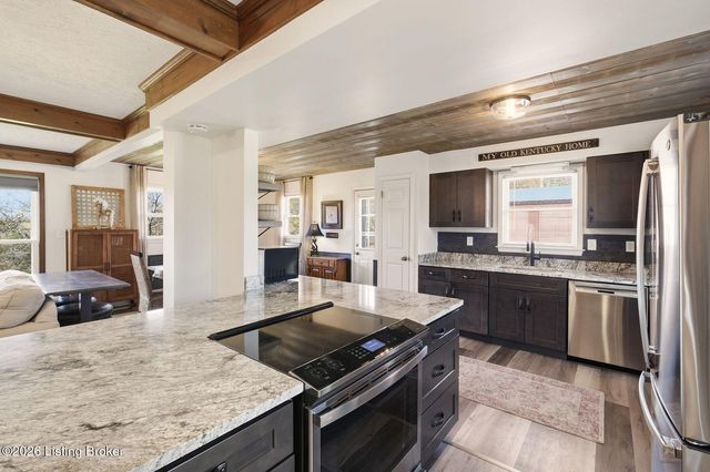 3900 Hawthorne Rd, La Grange, KY 40031