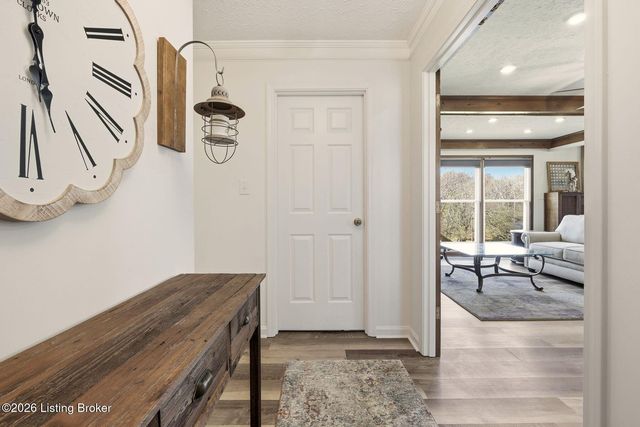 3900 Hawthorne Rd, La Grange, KY 40031