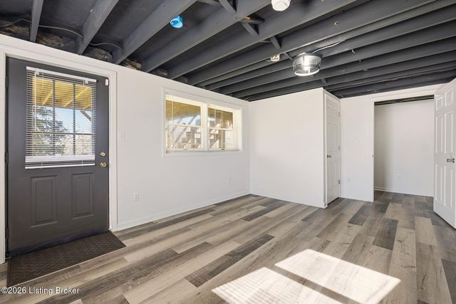 3900 Hawthorne Rd, La Grange, KY 40031