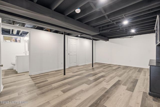 3900 Hawthorne Rd, La Grange, KY 40031