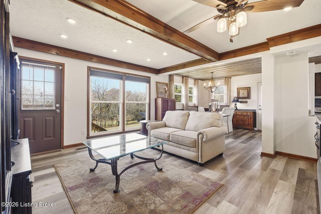 3900 Hawthorne Rd, La Grange, KY 40031