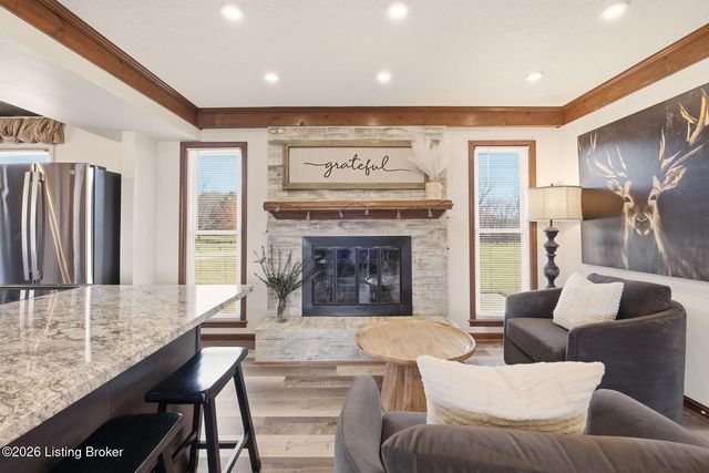 3900 Hawthorne Rd, La Grange, KY 40031