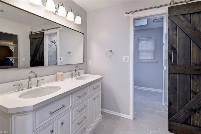 105 Ponsonby DR, Yorktown, VA 23693