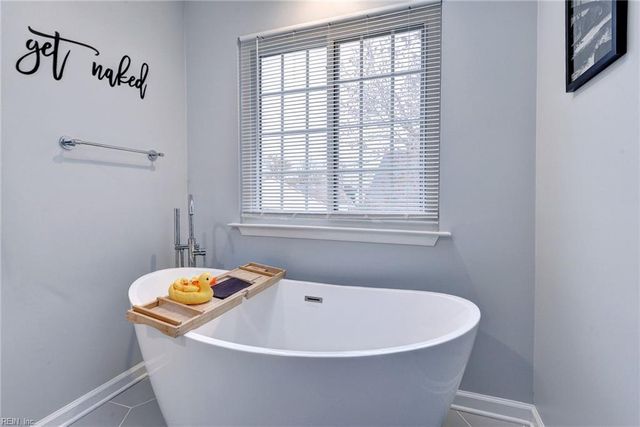 105 Ponsonby DR, Yorktown, VA 23693