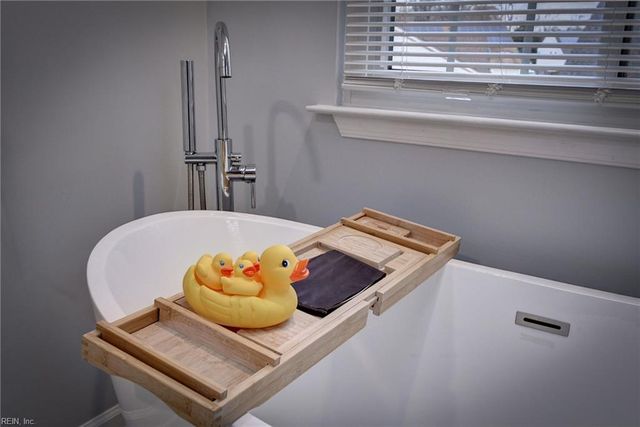 105 Ponsonby DR, Yorktown, VA 23693