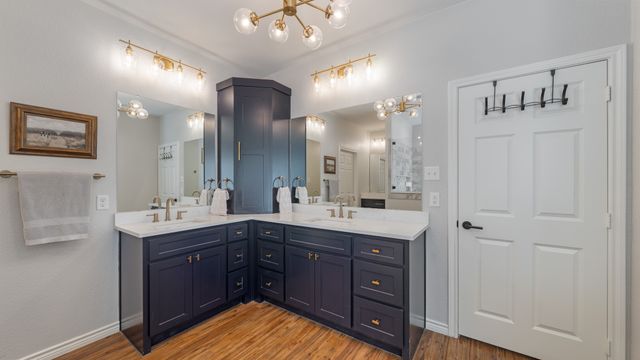 101 Lighthouse Lane, Mabank, TX 75143