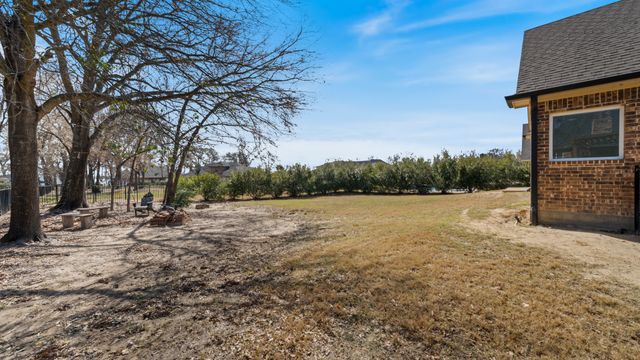 101 Lighthouse Lane, Mabank, TX 75143