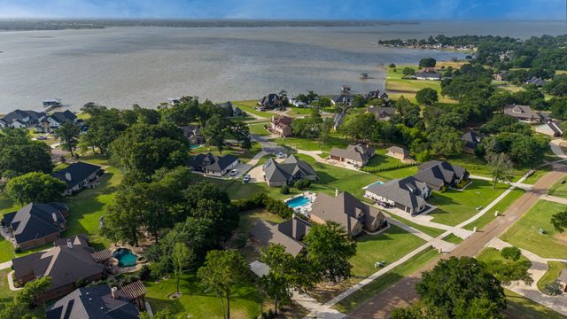 101 Lighthouse Lane, Mabank, TX 75143