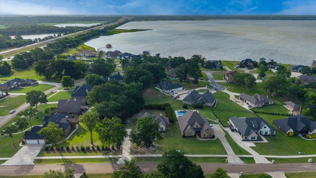 101 Lighthouse Lane, Mabank, TX 75143