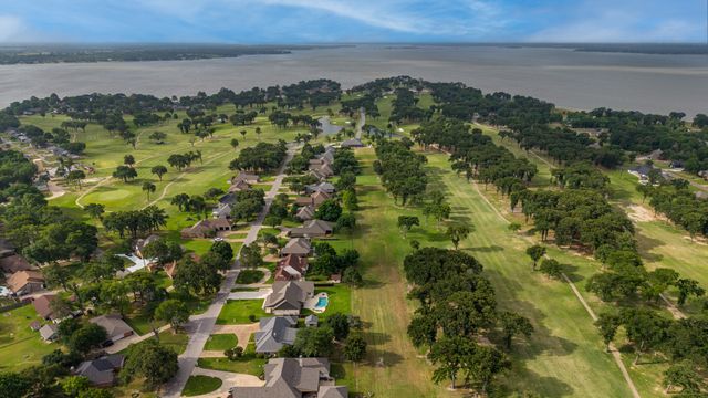 101 Lighthouse Lane, Mabank, TX 75143