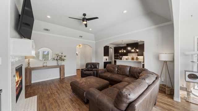 101 Lighthouse Lane, Mabank, TX 75143