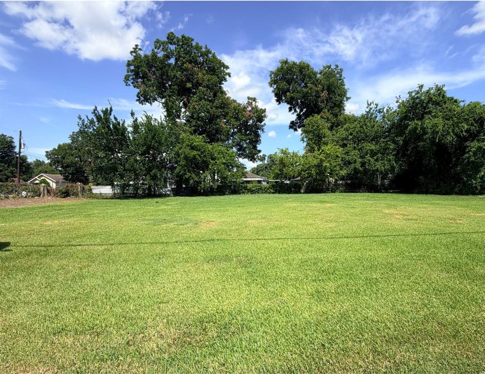 2016 Lockwood Drive, Houston, TX 77020