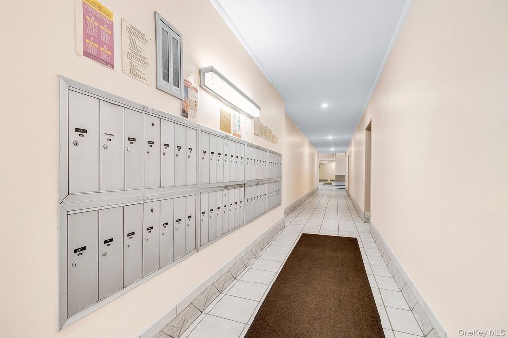 71-11 Yellowstone Boulevard 4M, Forest Hills, NY 11375 — photo 4