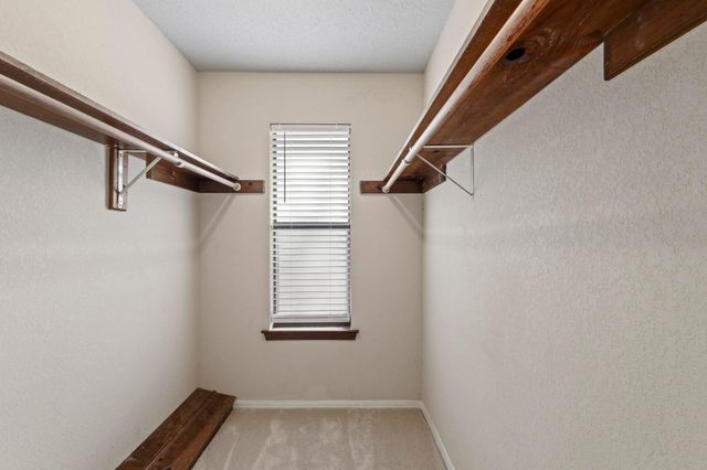 1720 Zimmerman LN, Round Rock, TX 78681