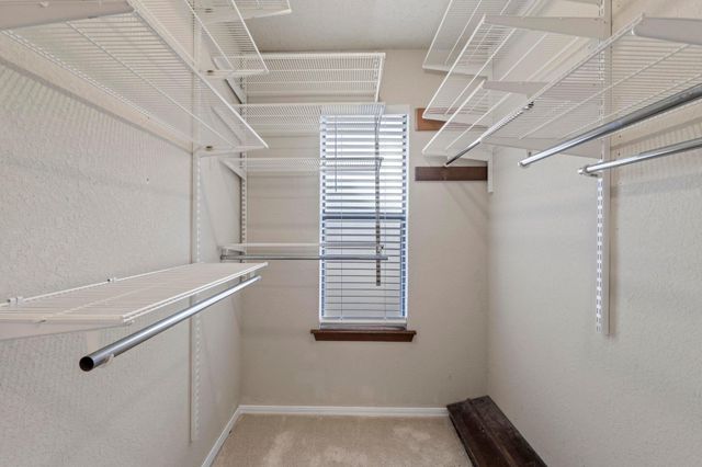 1720 Zimmerman LN, Round Rock, TX 78681