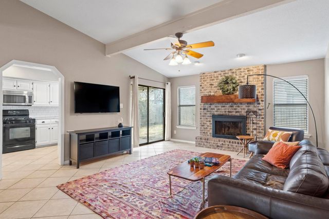 1720 Zimmerman LN, Round Rock, TX 78681