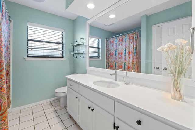 1720 Zimmerman LN, Round Rock, TX 78681