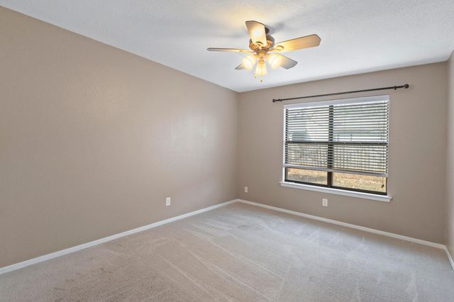 1720 Zimmerman LN, Round Rock, TX 78681