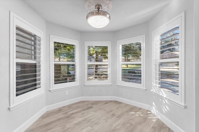 22 Shady Oak Lane, Conroe, TX 77304