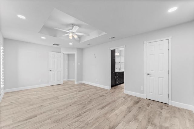 22 Shady Oak Lane, Conroe, TX 77304