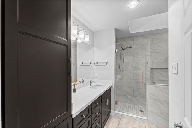 22 Shady Oak Lane, Conroe, TX 77304