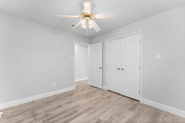 22 Shady Oak Lane, Conroe, TX 77304