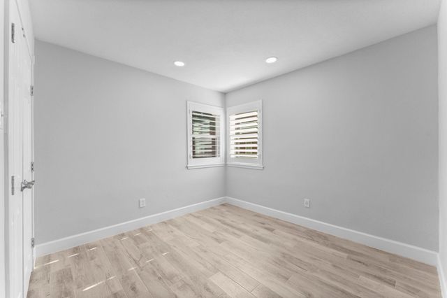 22 Shady Oak Lane, Conroe, TX 77304