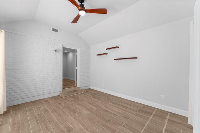 22 Shady Oak Lane, Conroe, TX 77304