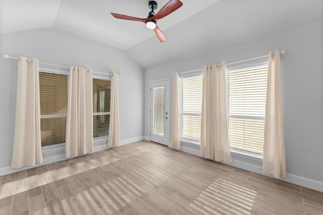 22 Shady Oak Lane, Conroe, TX 77304