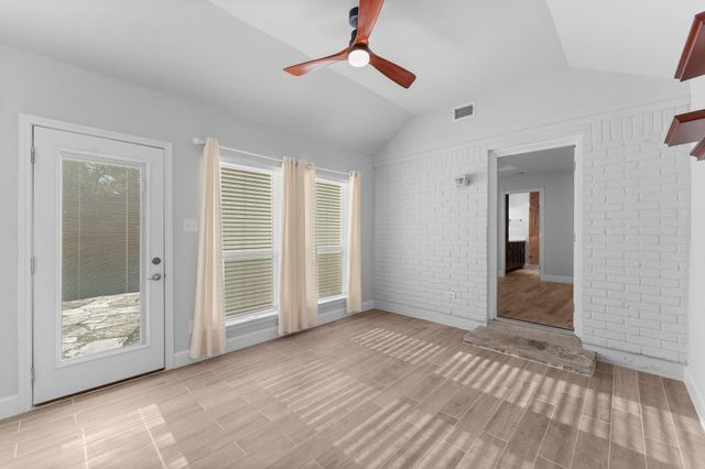 22 Shady Oak Lane, Conroe, TX 77304