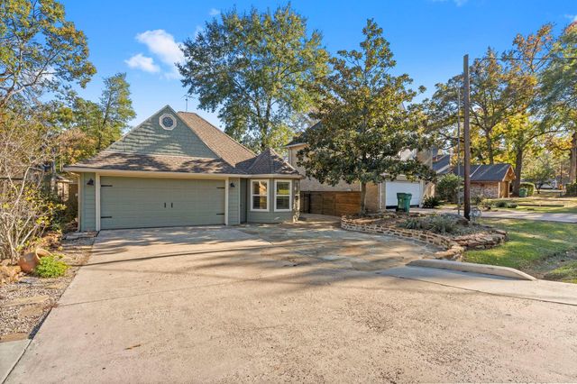 22 Shady Oak Lane, Conroe, TX 77304