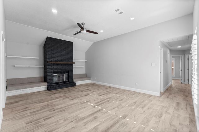 22 Shady Oak Lane, Conroe, TX 77304