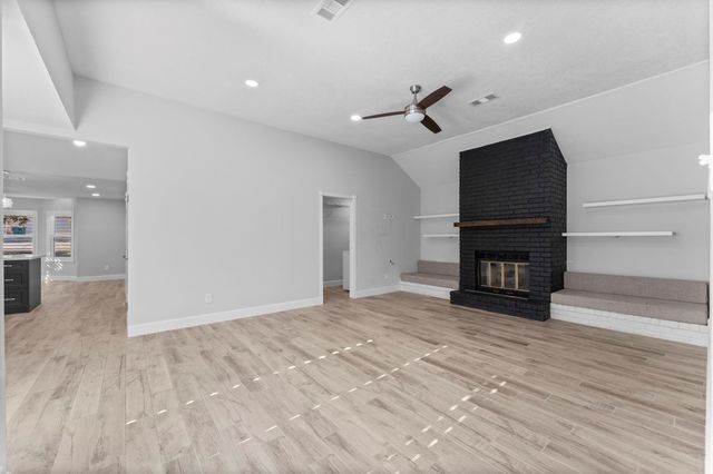 22 Shady Oak Lane, Conroe, TX 77304