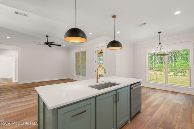 21 Redmont Drive, Sumrall, MS 39482