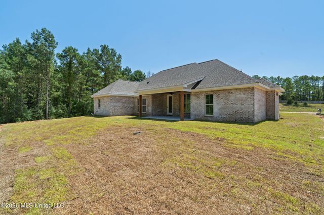 21 Redmont Drive, Sumrall, MS 39482
