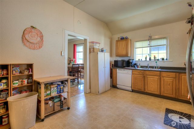 911 Wheeler Avenue, Hoquiam, WA 98550