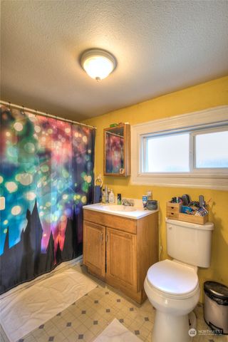 911 Wheeler Avenue, Hoquiam, WA 98550