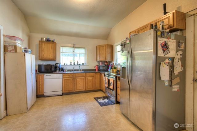 911 Wheeler Avenue, Hoquiam, WA 98550
